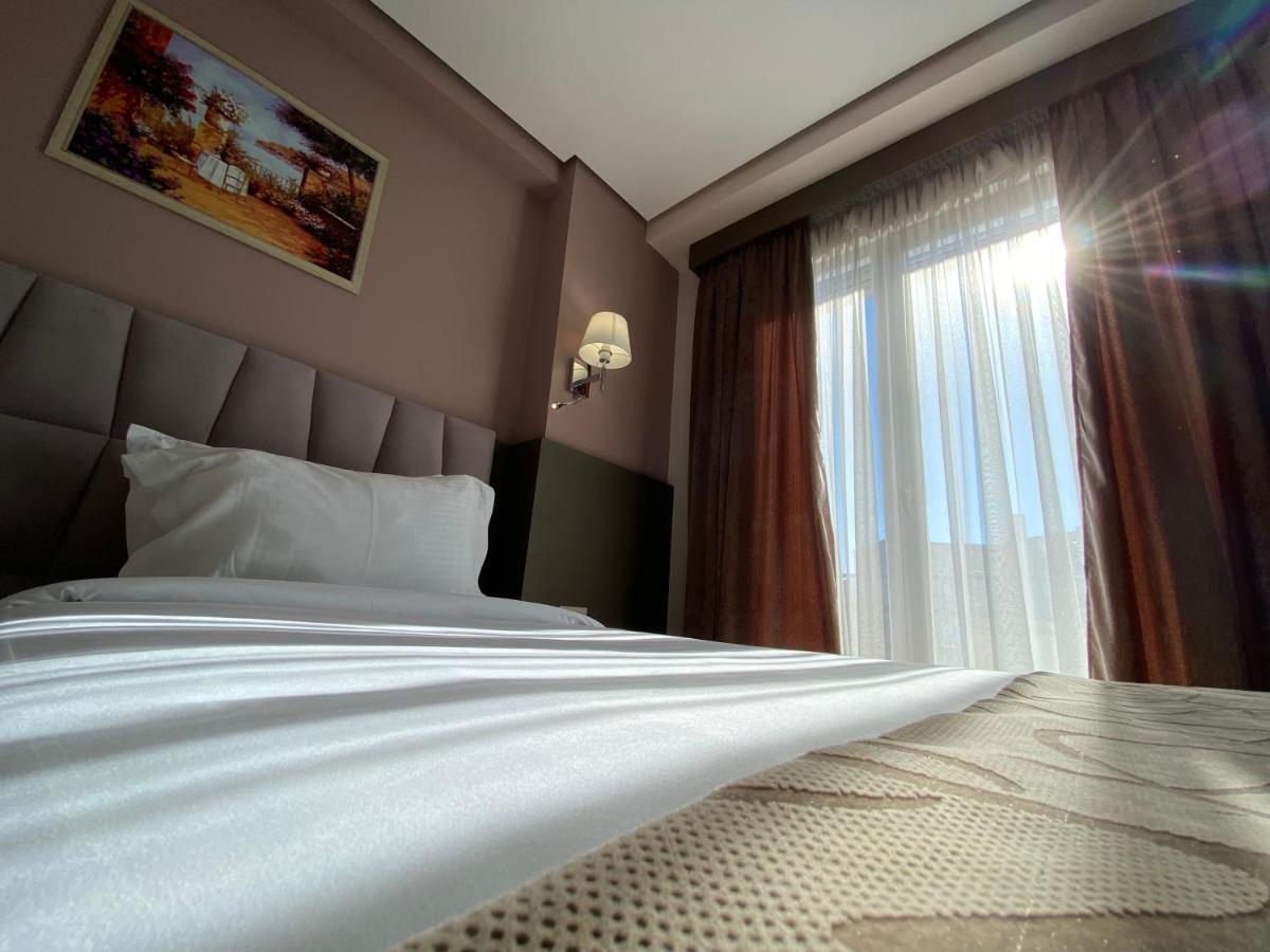 Doanesia Premium Hotel & Spa Tirana Exterior foto